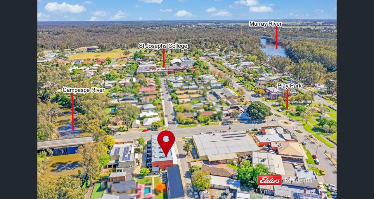 Old Port Townhouse Central To Everything Echuca Bagian luar foto